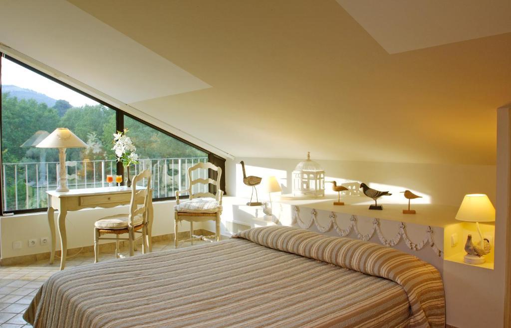 Hotel Du Poete Fontaine-de-Vaucluse Room photo