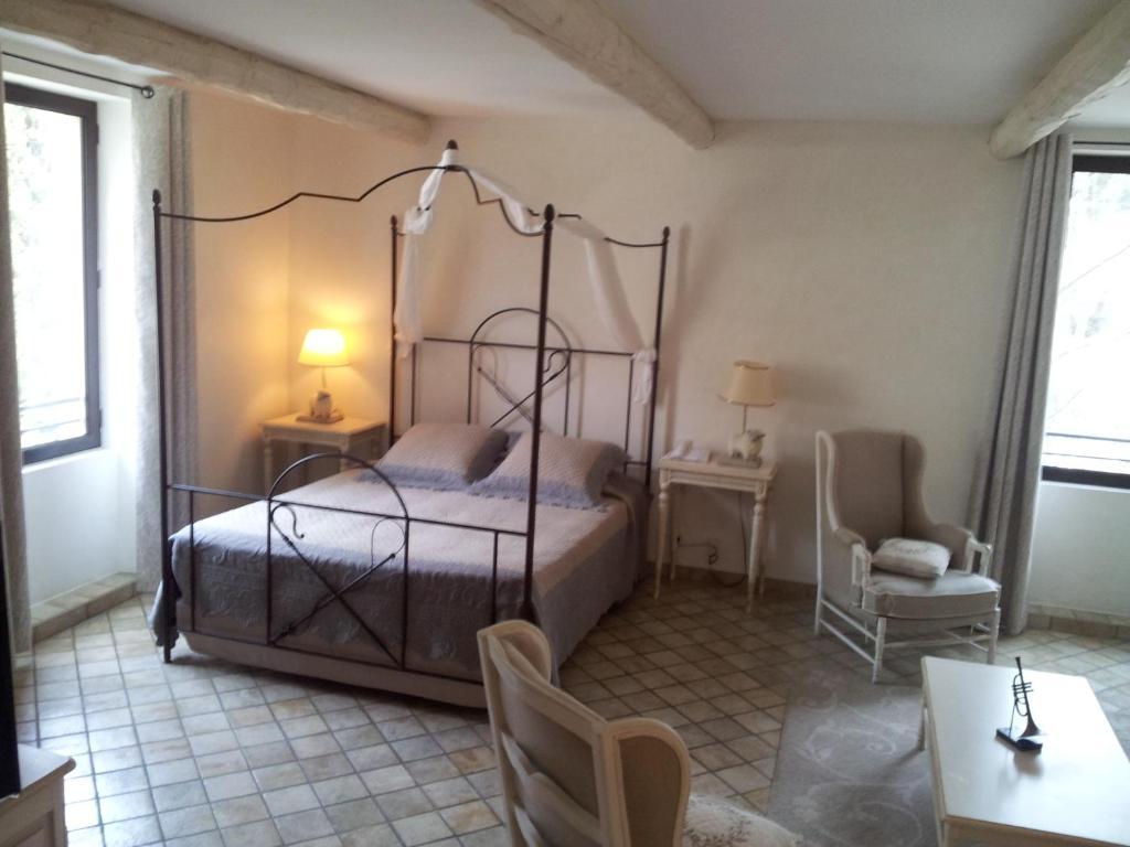 Hotel Du Poete Fontaine-de-Vaucluse Room photo