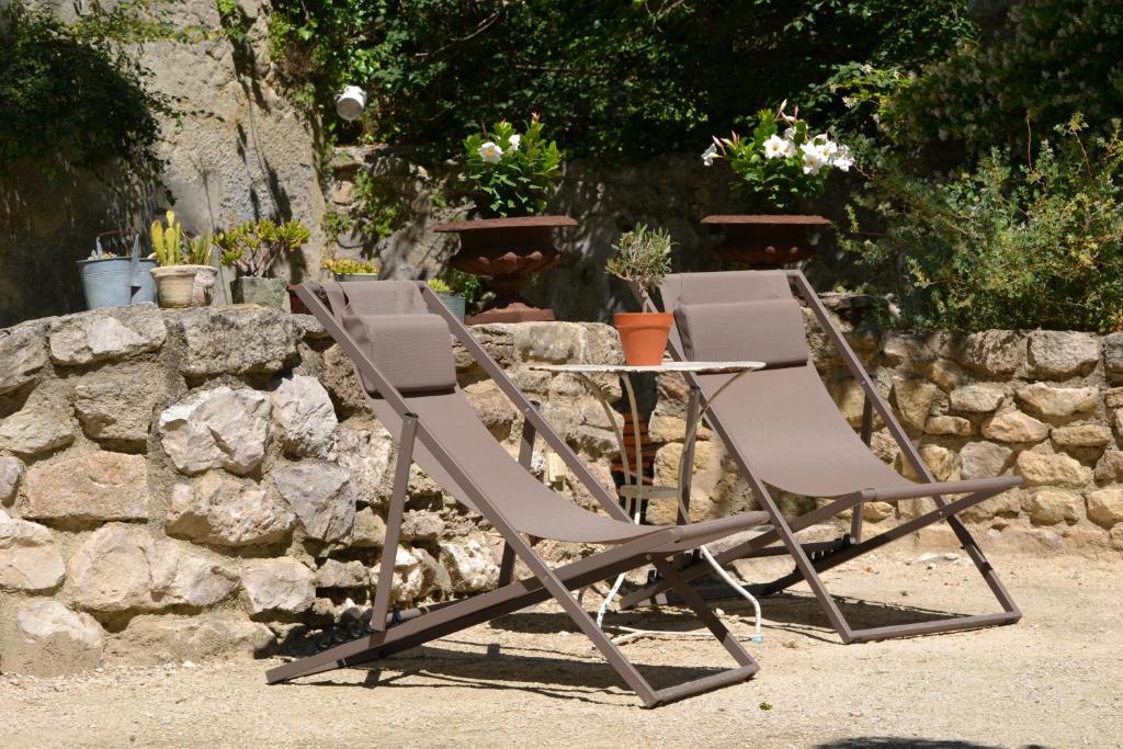 Hotel Du Poete Fontaine-de-Vaucluse Exterior photo