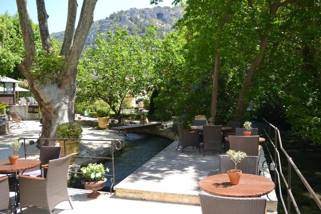 Hotel Du Poete Fontaine-de-Vaucluse Exterior photo